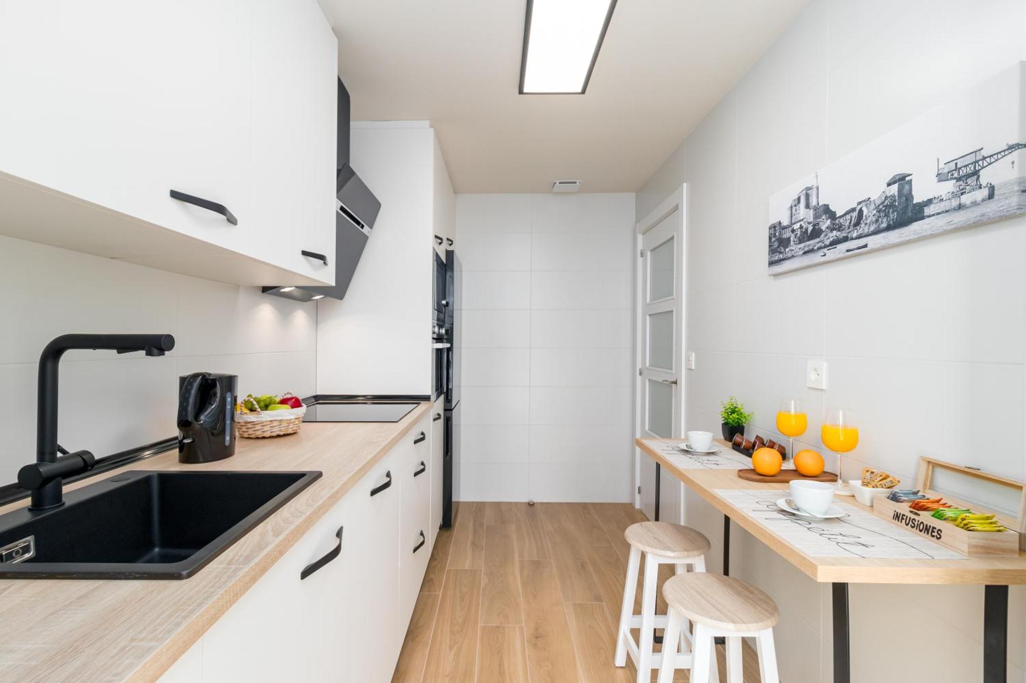 Home In Castro Con Parking Кастро-Урдиалес Экстерьер фото